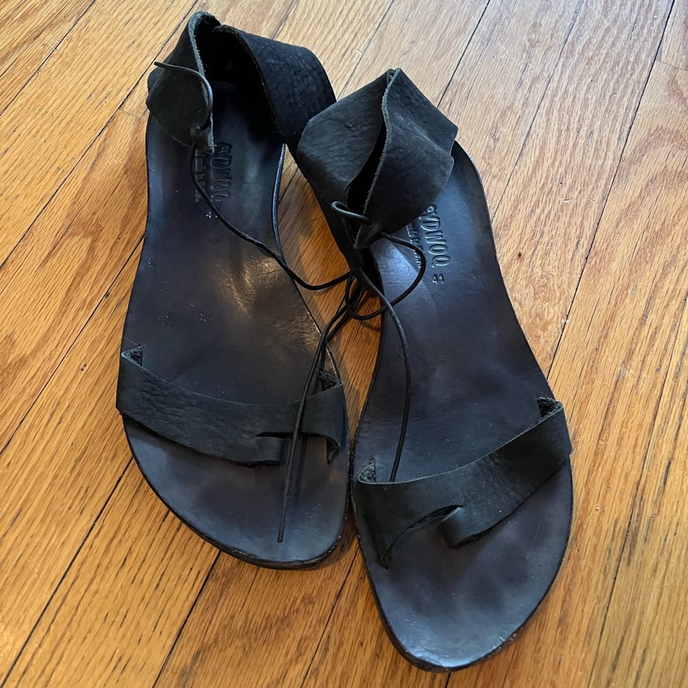 Cydwoq Copy Sandals. Size 41. Like new, barely worn!